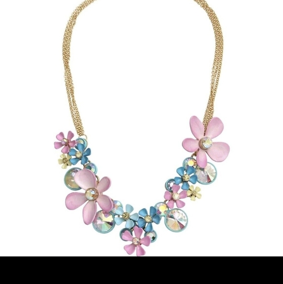 Betsey Johnson flower cluster necklace - Picture 3 of 5